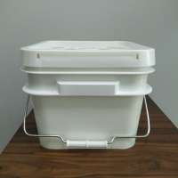 2 gallon plastic square pails/buckets with lids